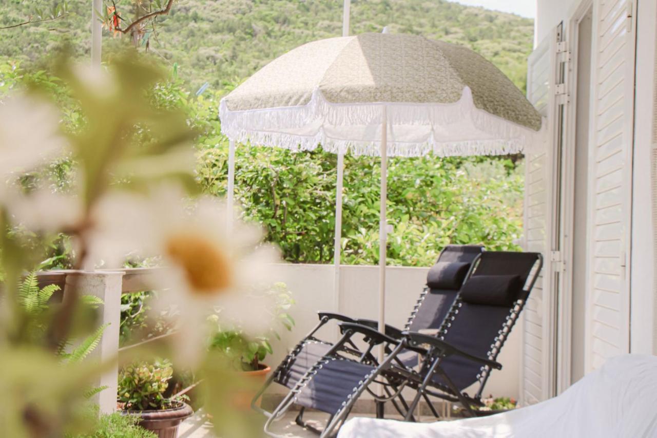 Appartement Faros Oasis à Gdinj Extérieur photo