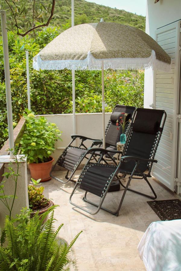Appartement Faros Oasis à Gdinj Extérieur photo
